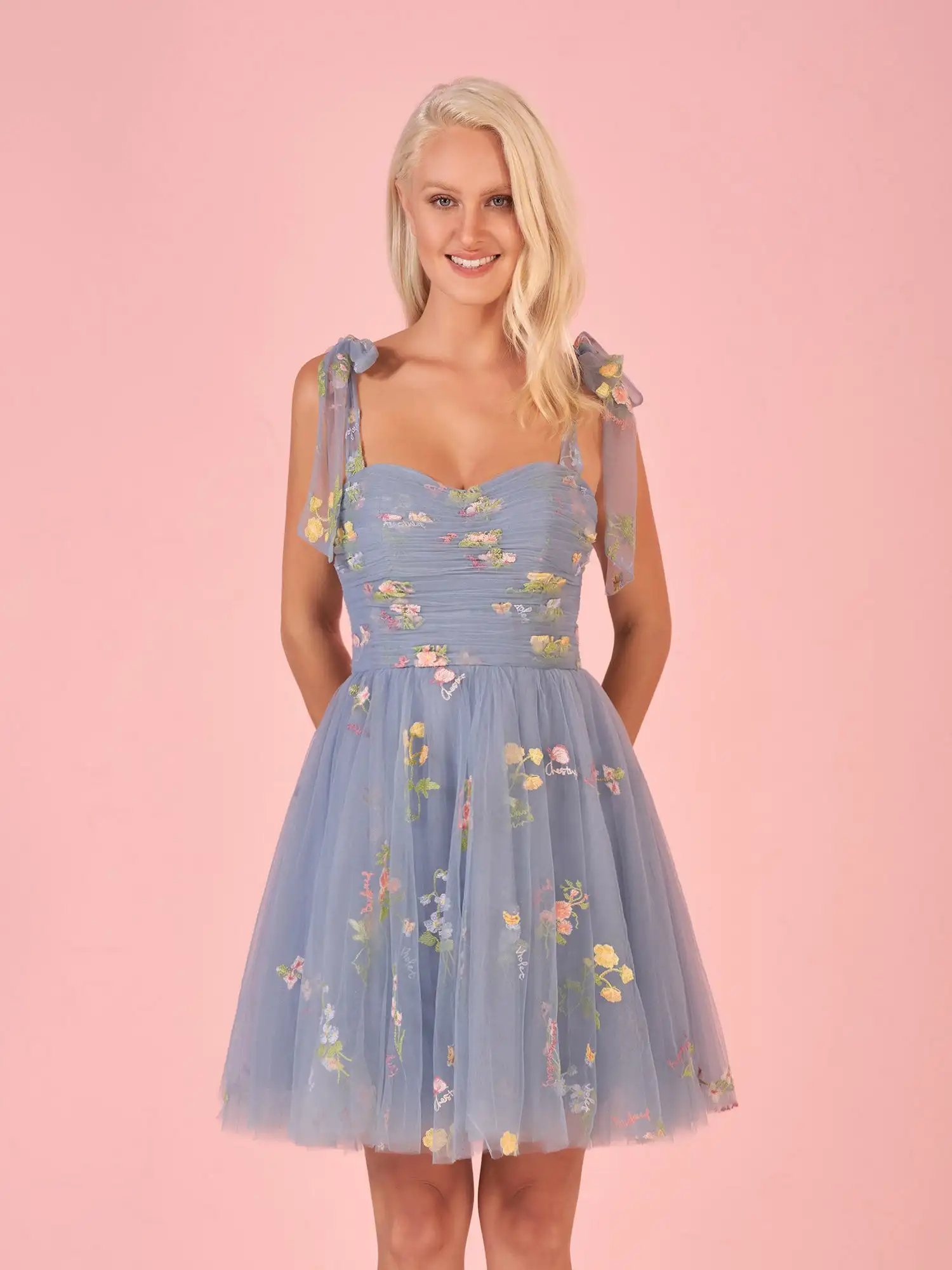 

Elegant A Line Short Sweetheart Tulle Floral Homecoming Dress 2024 Exquisite Midi Dress with Knot Lace Double Bow Pleated