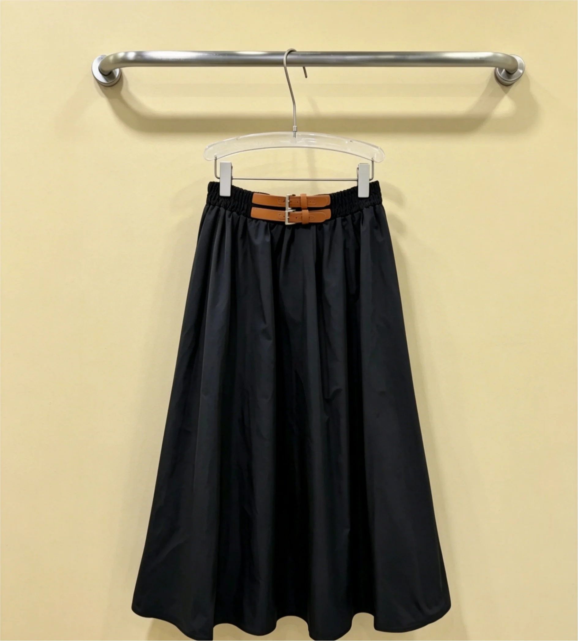 

2026 New Style Womens Black Half Skirt Size M L Simple and Gentle Style Code 050