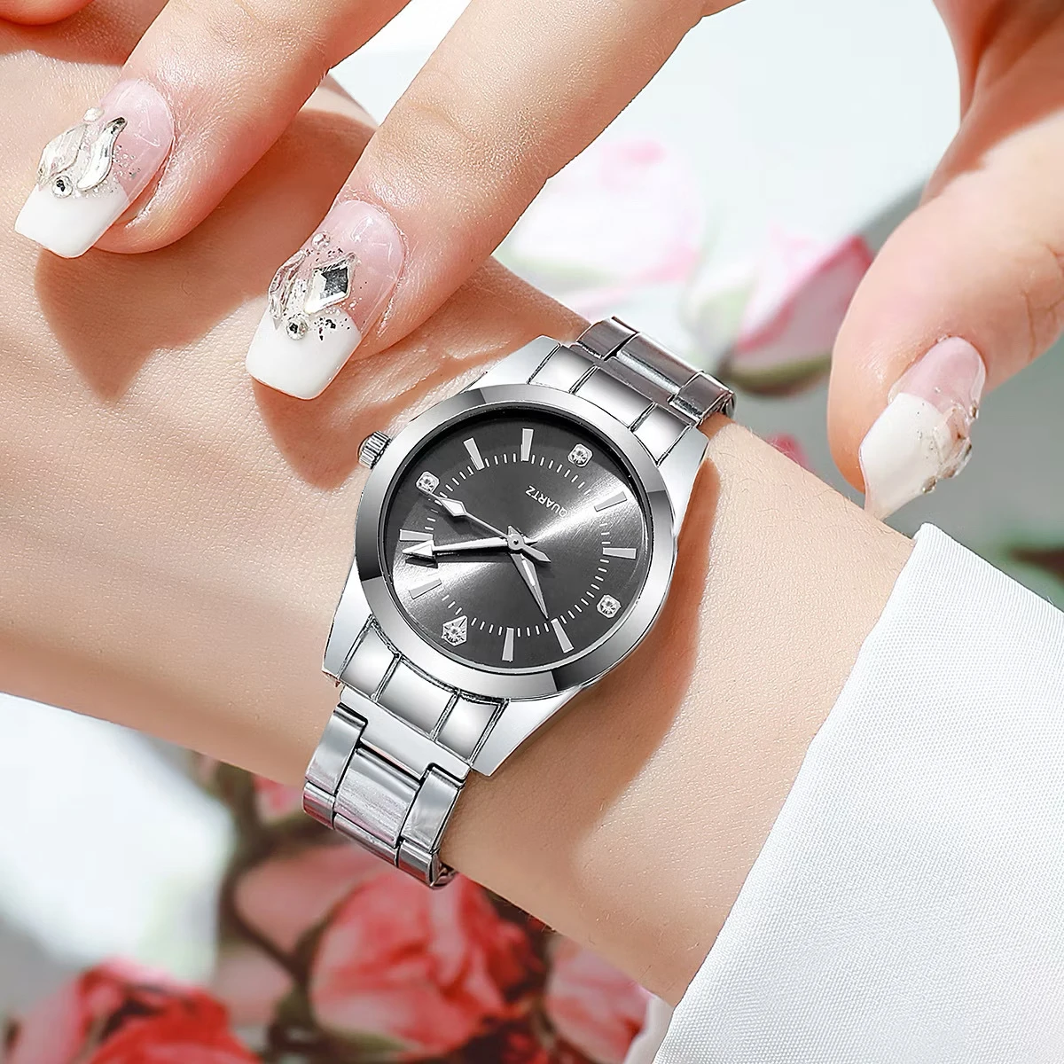 3-piece set, women's compact and stylish quartz watch set, casual and simple, suitable for daily commuting, fashionable and versatile, suitable for various occasions, a great choice for holiday gifts.