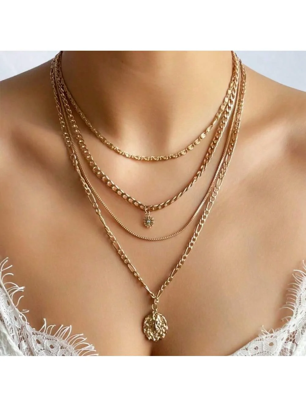 قلادة ذات طبقات جريئة - قلادة الأسد والشمس على سلسلة ذهبية مكتنزة، مجوهرات يومية مستوحاة من Y2K