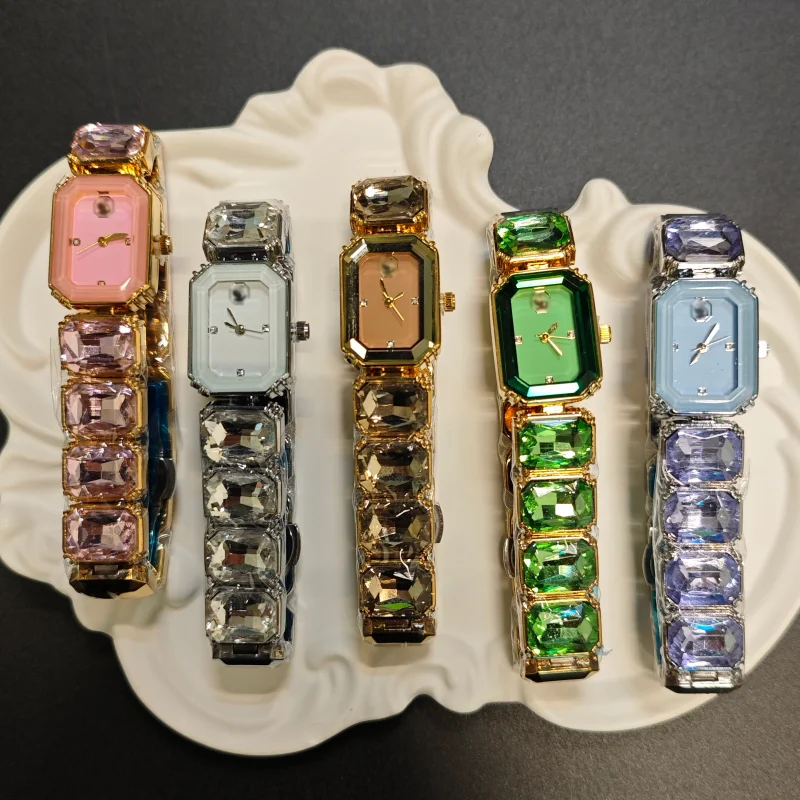 

Подарок на День матери 2026: Модный тренд – хрустальный браслет, женское украшение на запястье