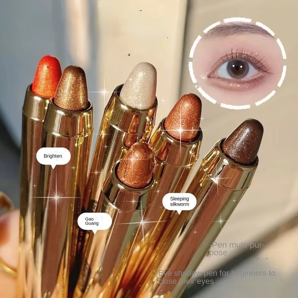 両端にグリッターが入ったアイシャドウスティックで、簡単なアイメイクと華やかなルックを実現します。 毎日の魅力を演出するグリッター効果。