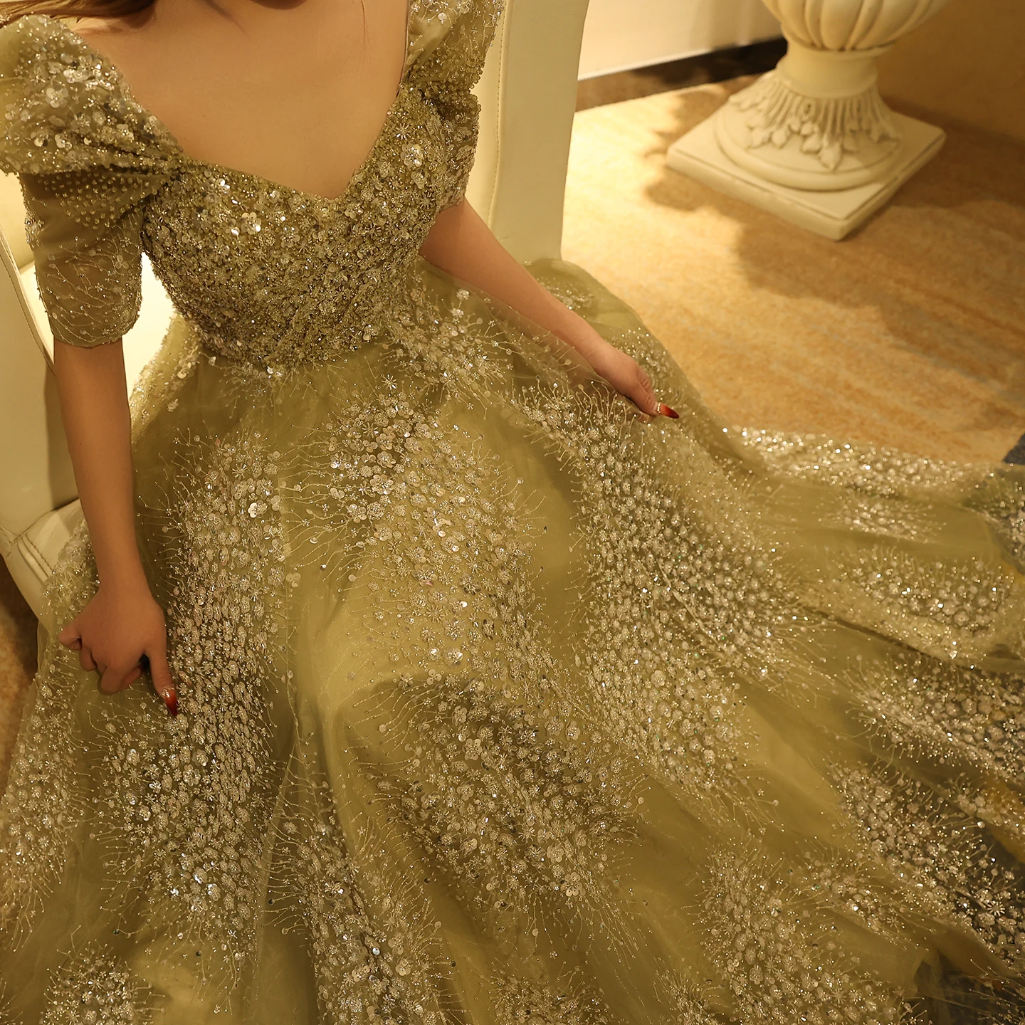 Sharon Said Glitzerndes Limonengrünes Luxus-Abendkleid aus Dubai für Arabische Hochzeiten, Verlobungen und Formelle Anlässe, Modell SS155, Maßanfertigung – Detail 7