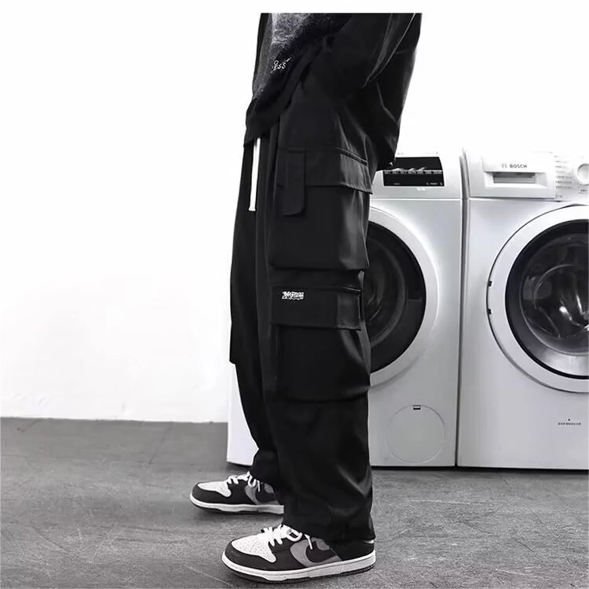 

Black Men's Workwear Pants Straight Leg Casual Work Trousers Multi-Pocket Wear-Resistant Automotive Repair Loose Fit Long Pants