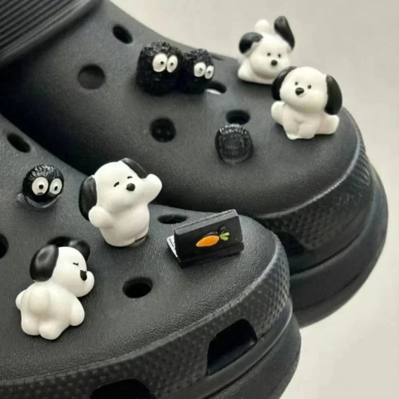 Ensemble de breloques de chaussures Pochacco stéréoscopiques 3D, décorations de genie boule de cheveux de dessin animé mignon pour sabots et sandales, cadeau parfait pour garçon et fille