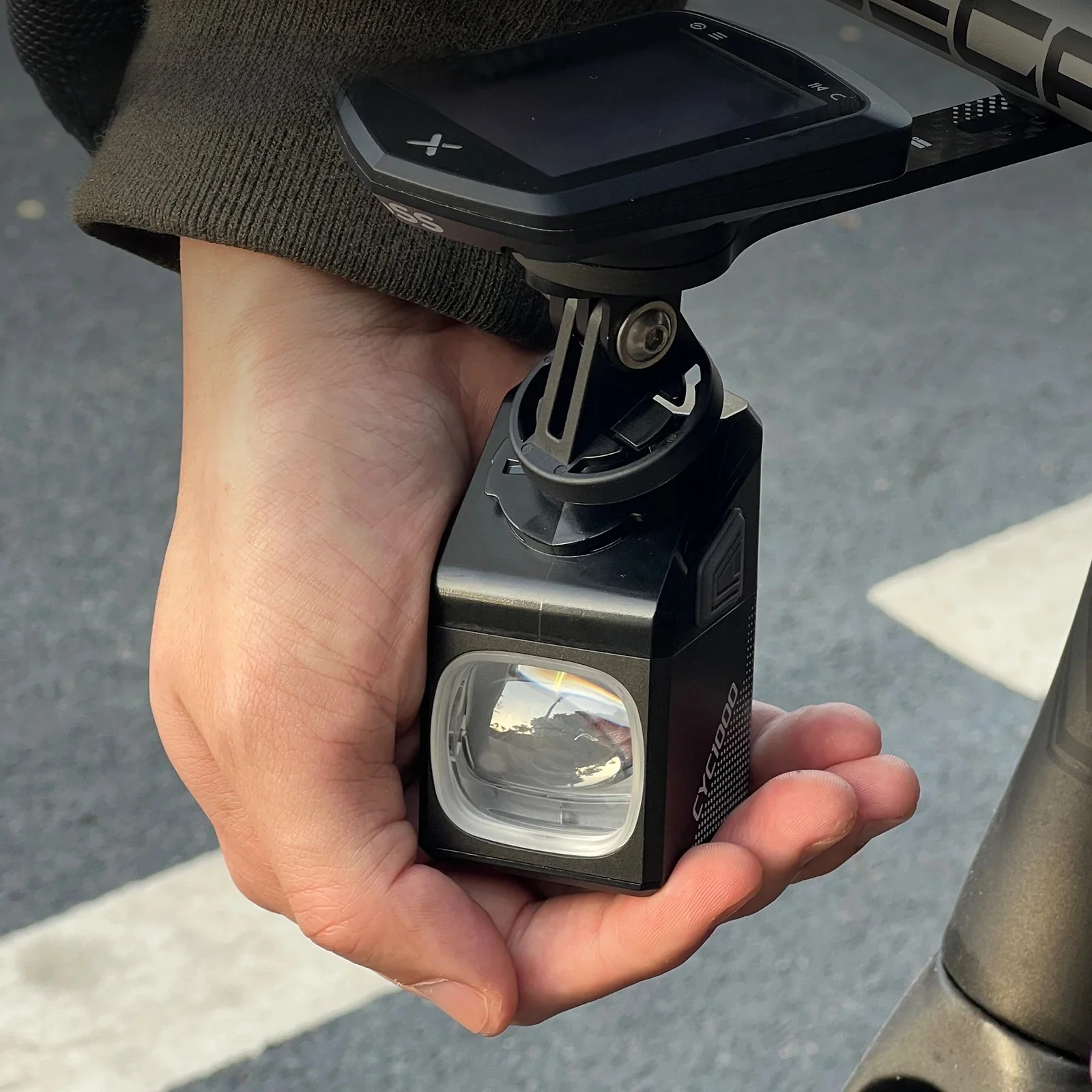 AliExpress UK CYCLAMI Wireless Remote Bike Headlight CYC 1000 Lumens GoPro Hanging Cut Of Line Cycl Mountain Road