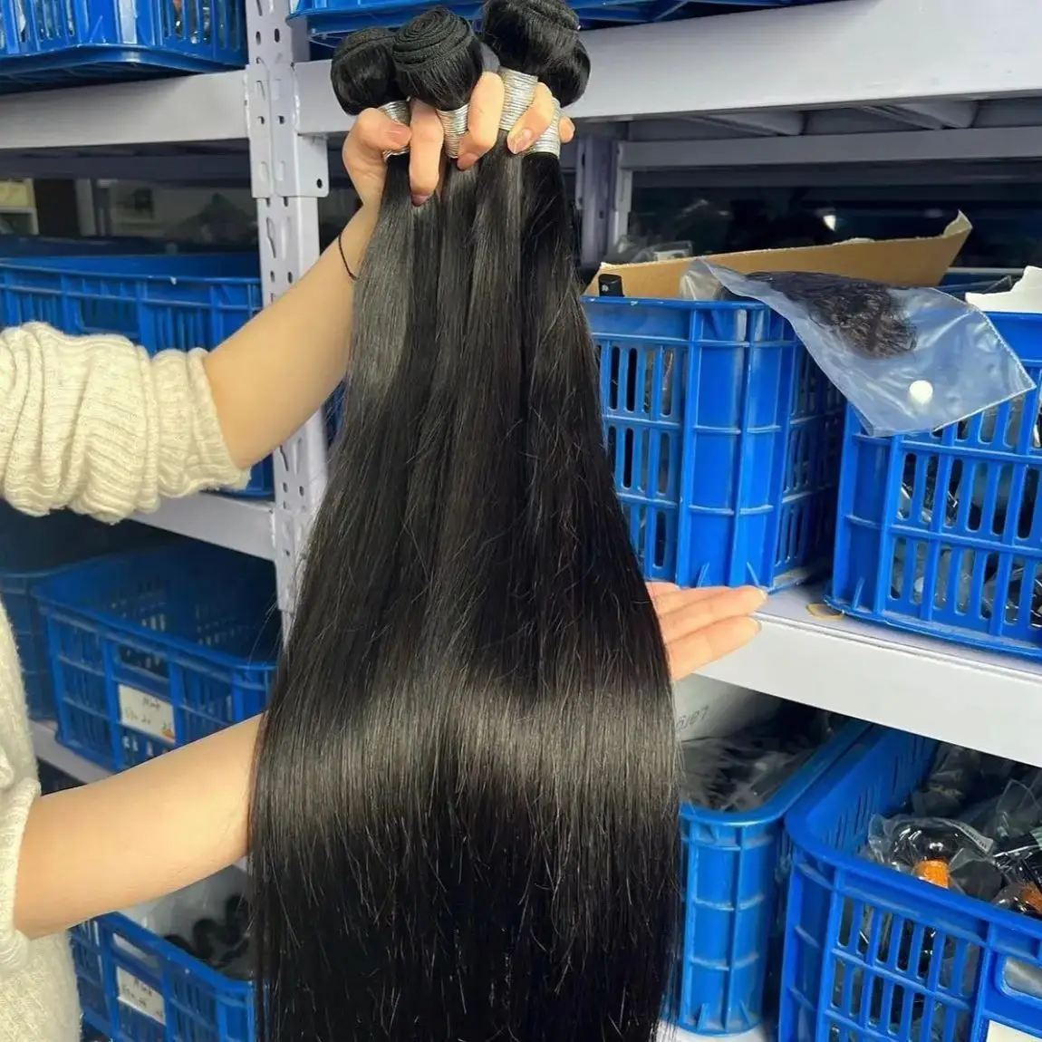 

16A Прямые волосы Бразильские 30-дюймовые прямые пучки человеческих волос Натуральный черный 100% пучки человеческих волос Наращивание волос Remy