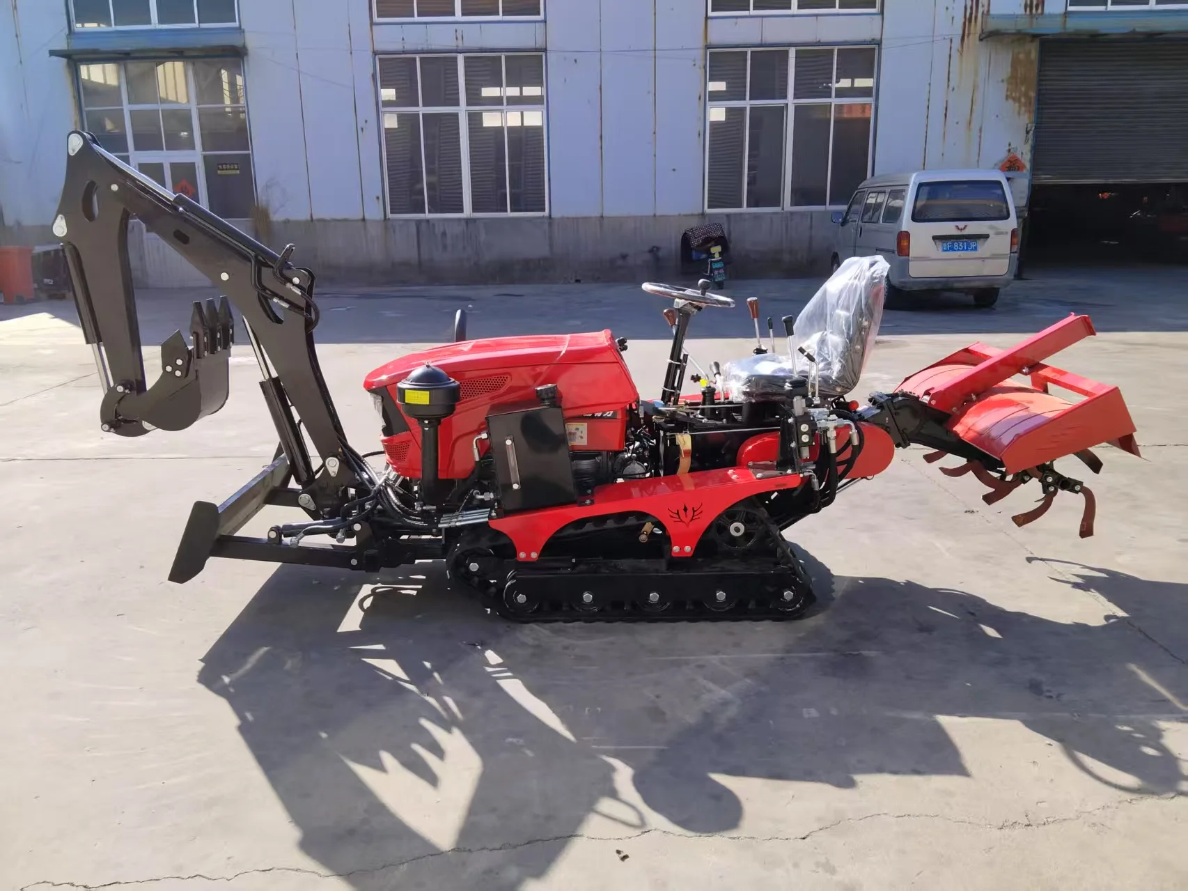 

Customized Euro V Agircultural Mini Cultivator 35HP Cultivator Tiller Crawler Tractor with Excavator
