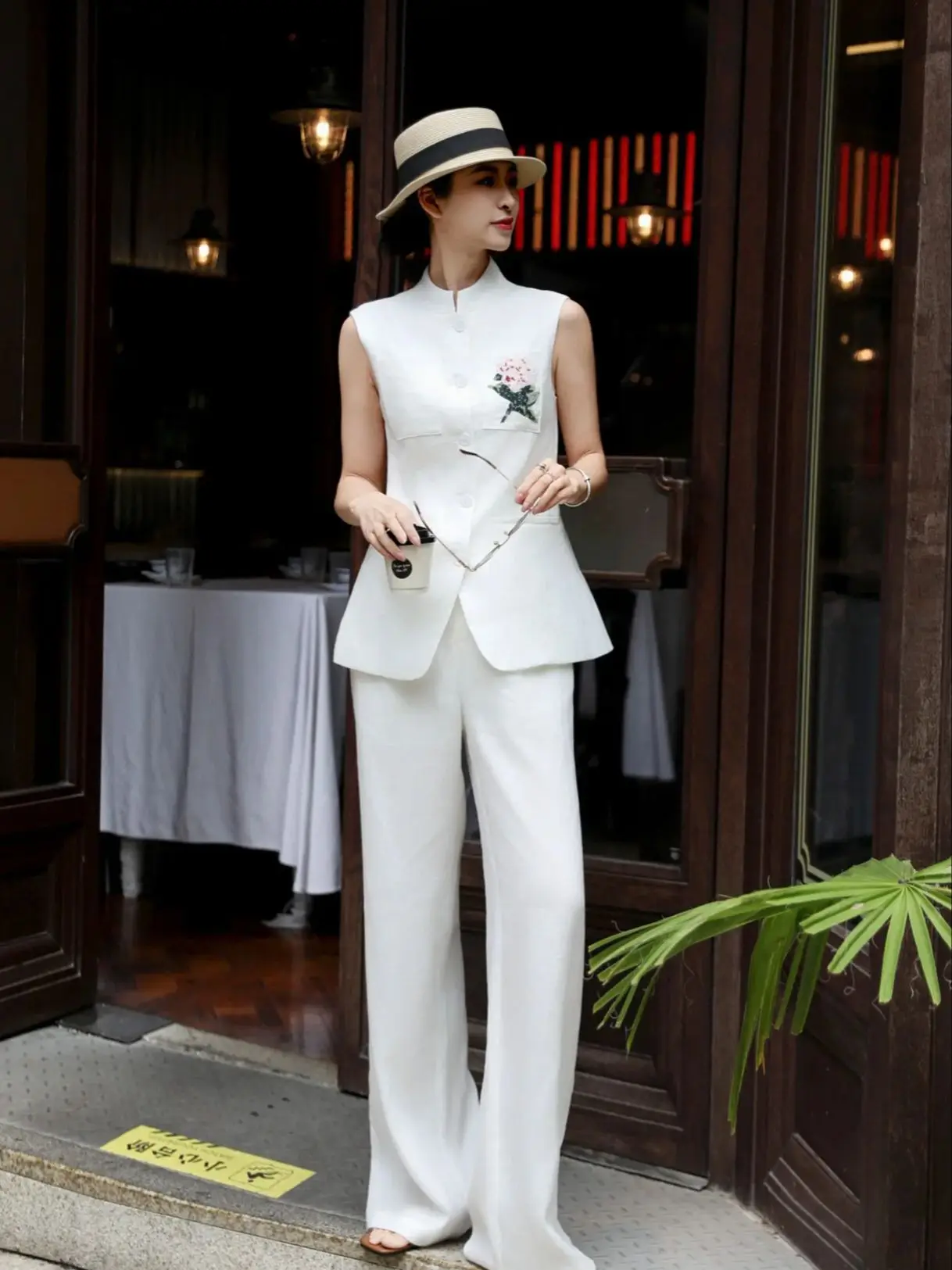 

Elegant minimal summer 2025 collection women's 100% linen suit
