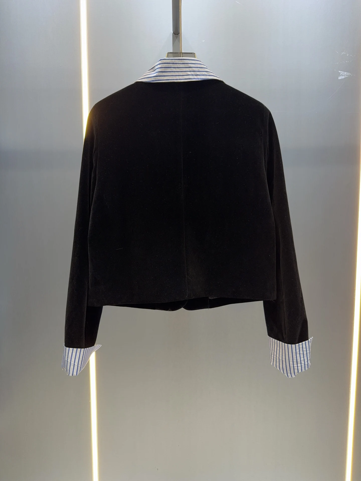 

2025 Early Autumn and New Casual and Simplity Vintage Striped detachable design velvet coat