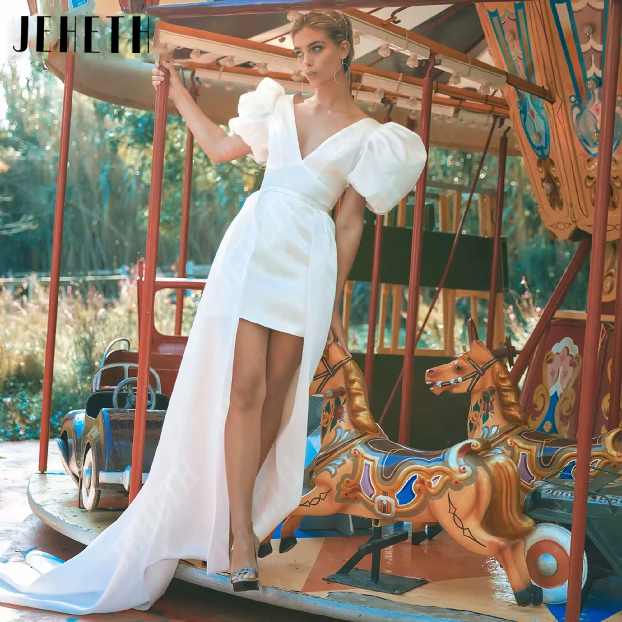 JEHETH ツーピースサテン V ネックビーチショートウェディングドレス背中の開いたパフスリーブ A ラインエレガントなミニブライダルドレスカスタマイズ