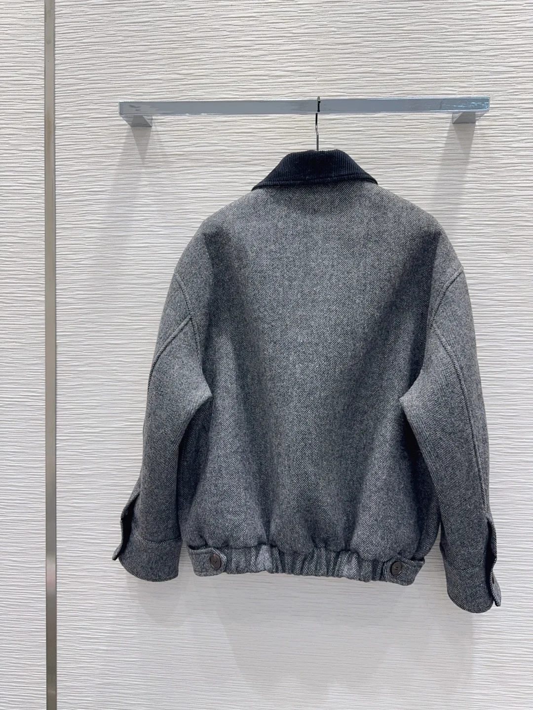 

Высокое качество, весенне-осенняя женская повседневная модная брошь с лацканами, лоскутная короткая куртка на пуговицах J039Q