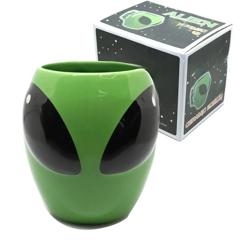Dessin animé créatif vert Alien tasses en céramique intéressant mode tasse à café cadeau d'anniversaire tasse d'eau en gros tasses à café turques