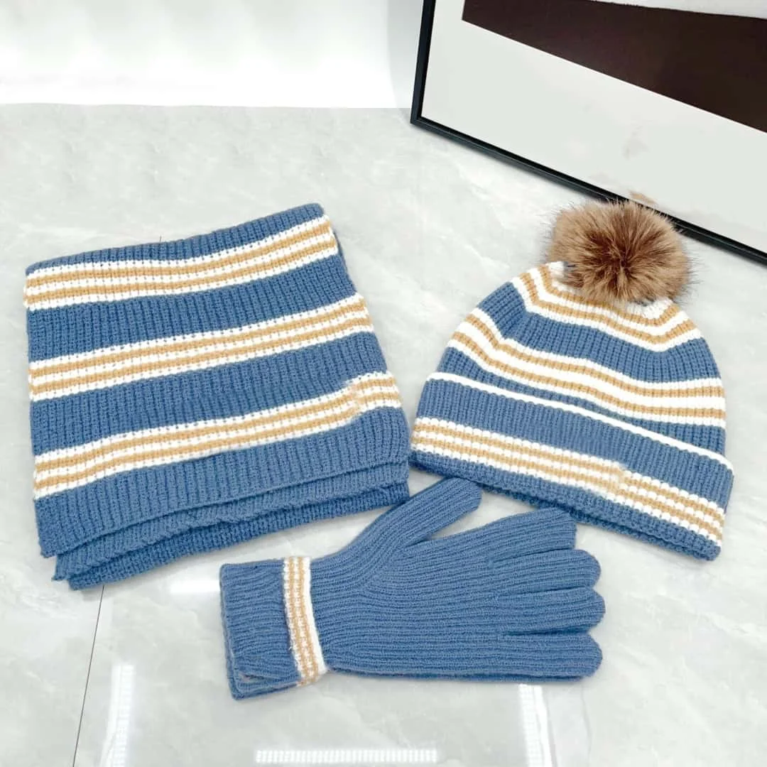 2025 قبعة وشاح قفازات ثلاث قطع مجموعة موضة جديدة عصرية مخططة الألوان التباين بسيطة متعددة الاستخدامات عادية الدفء لينة عيد الميلاد Fe #2