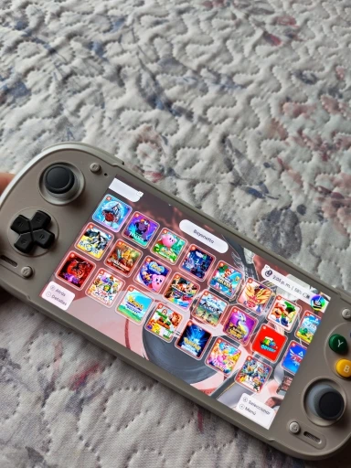 Customer photo for Pocket Cinema AMOLED Gaming Handheld – Retroid Pocket 6 — Gearfinch