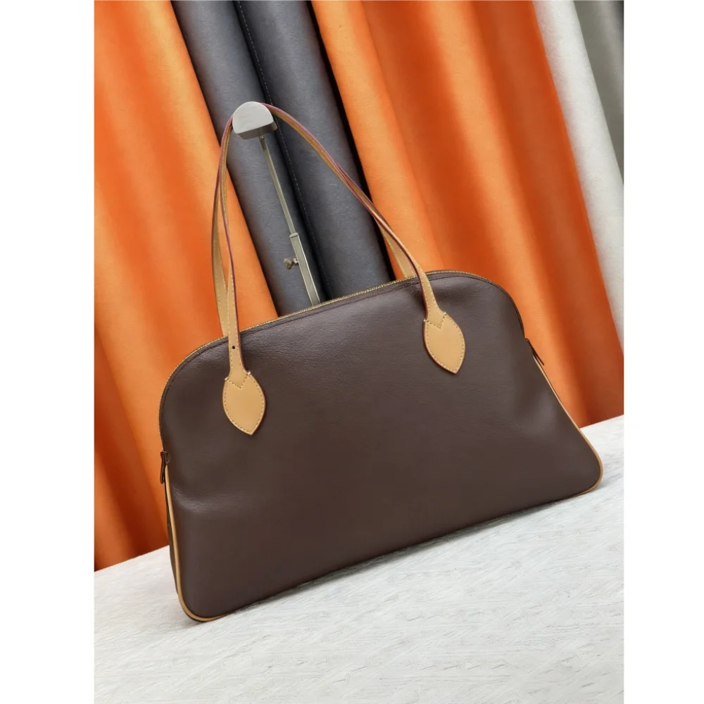 

2025 New SIZE:43.5x26.5x14.5 CM Fashionable Versatile bags leather cherry Portable can be carried on the shoulder no boxes
