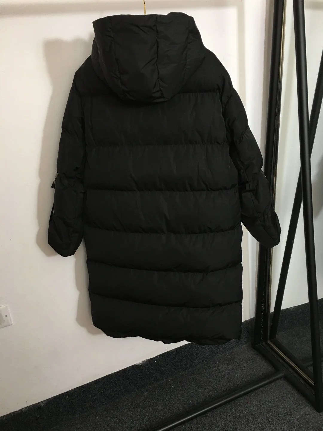 

Women's Black Long Down Jacket, Oversized Fit & Functional Outerwear for Cold Weather Looks