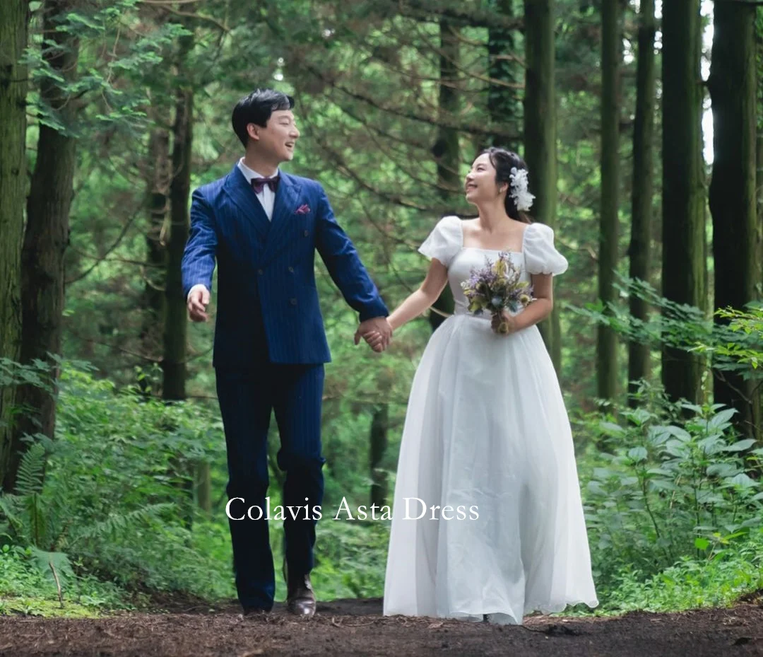

Japan Style Floor Length Square Neck Wedding Dress Ivory Taffeta Customized Fancy Simple Bride Dresses Bridal Gowns