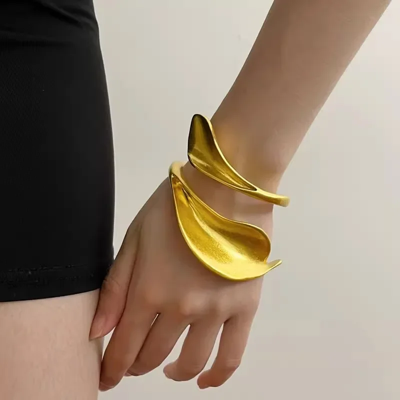 Übertriebene Metall blatt geformte Blumen armbänder Armreif für Frauen Männer Hip-Hop trend ige