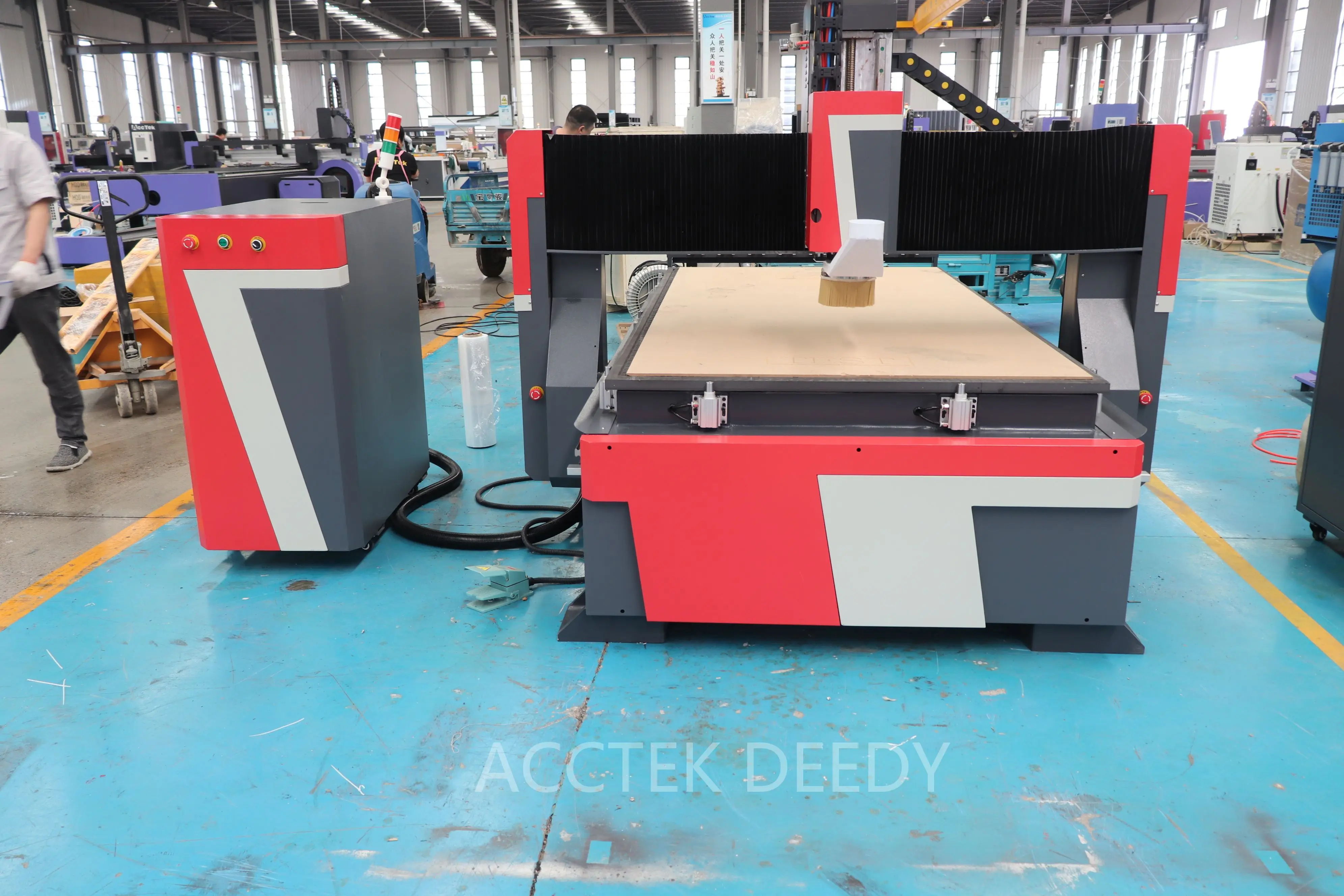 Hoge Precisie Cnc Houtbewerking Graveermachine 4 * 8ft 1325 Atc Cnc Hout Router Voor Mdf Snijden Houten Meubelen Deur Maken