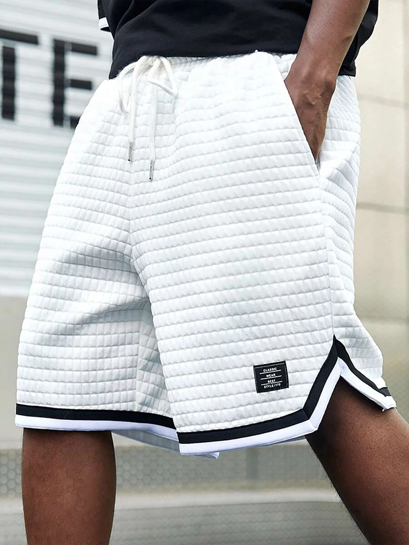 

New summer style American-inspired workwear shorts. Simple and stylish, fashionable and trendy, with multiple pockets.