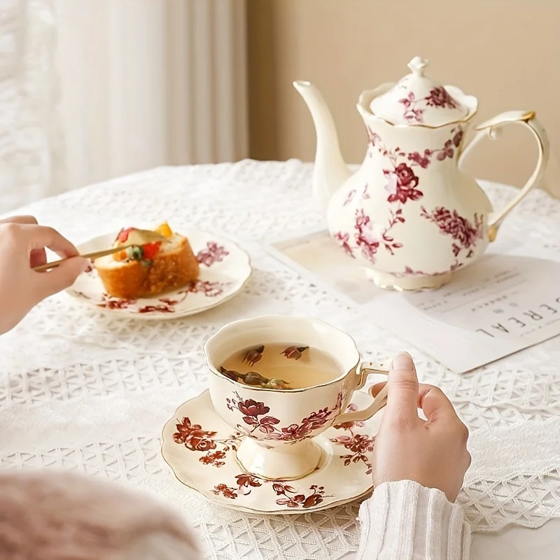 European Floral Ceramic Teapot Set Vintage Porcelain Coffee Pot Antique Tea Cups And Saucers High Tea Party Accessories