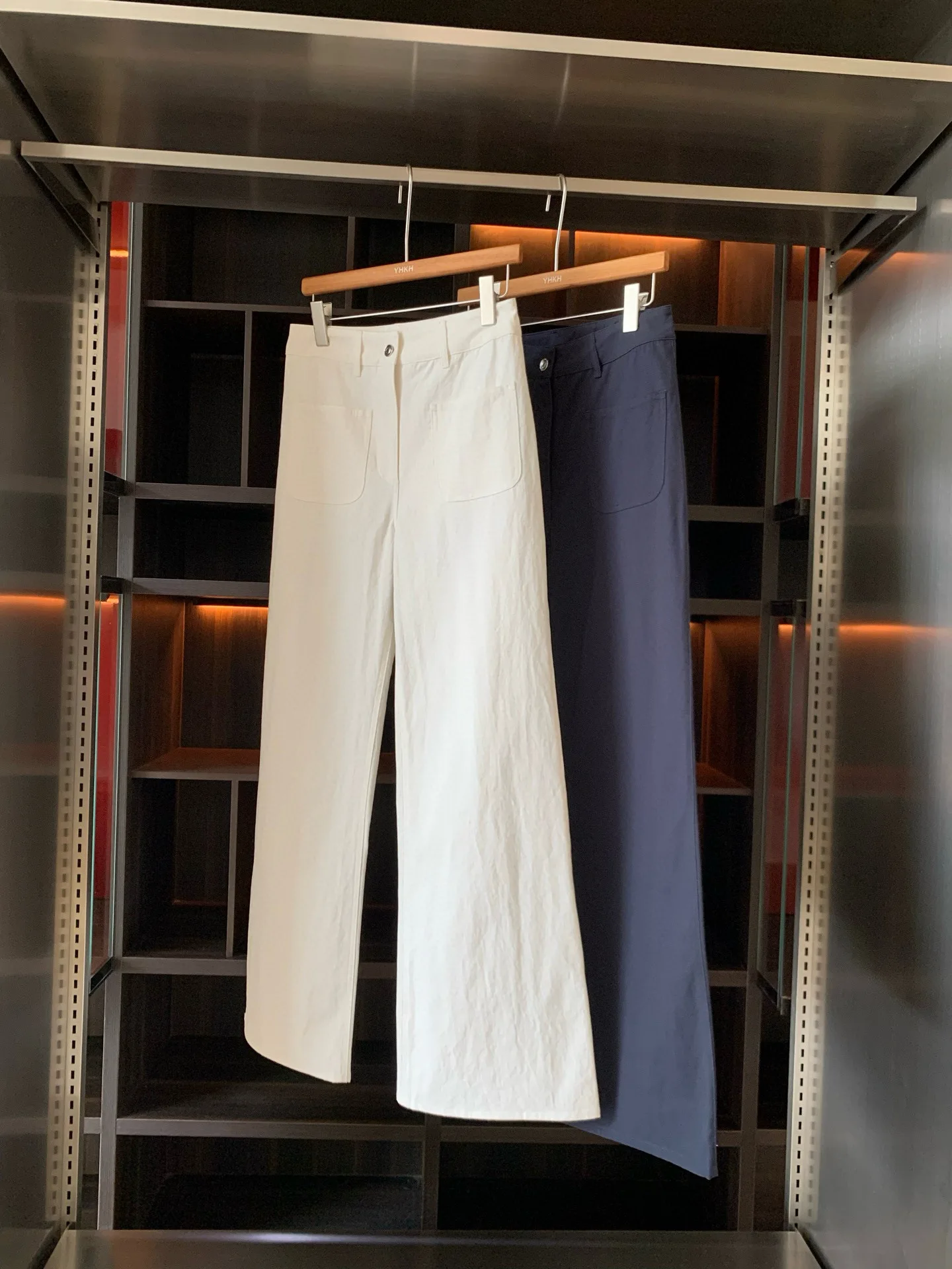 Zomerse klassieke damesbroek van katoen-linnen in effen kleur