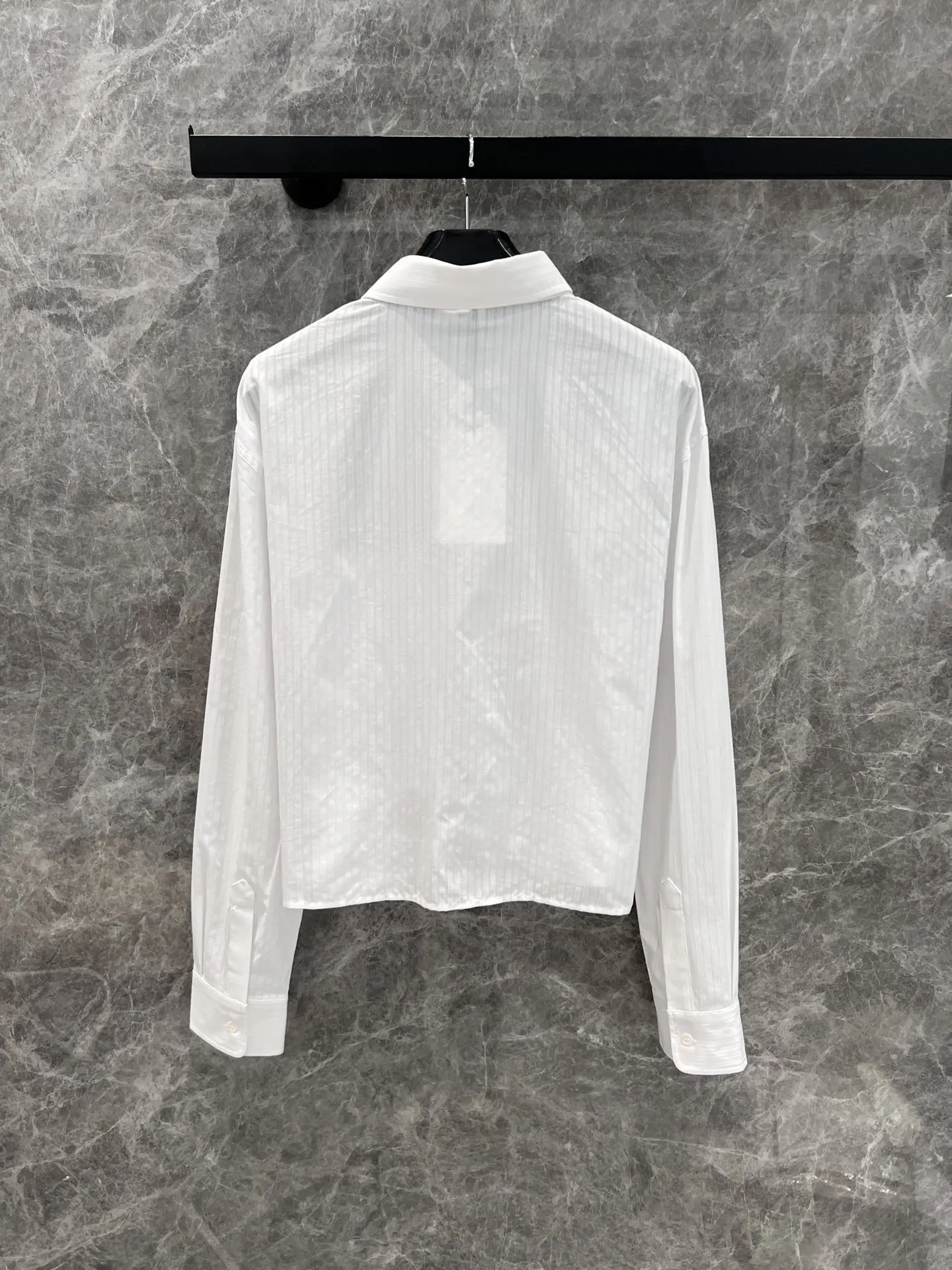 

2025 New Women's Short Yarned Striped Long-Sleeved Shirt for the Summer Features Retro Artistic Style with Embroidered WYY-26