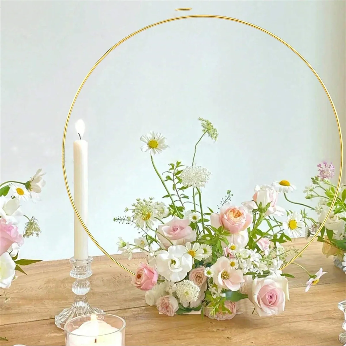 10 Stück florale Reifen-Mittelstücke mit Ständer für Tisch, Metall-Mittelstücke, 10/12 Zoll goldene Kreis-Mittelstücke für Hochzeitsempfang – Detail 5