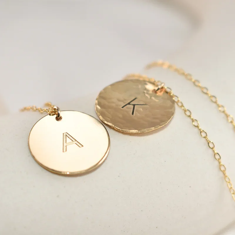 Niestandardowy naszyjnik Handmade naszyjnik z inicjałami monety Choker złoty wypełniony wisiorki Collier Femme Kolye kobiety biżuteria naszyjnik Boho — zdjęcie 2