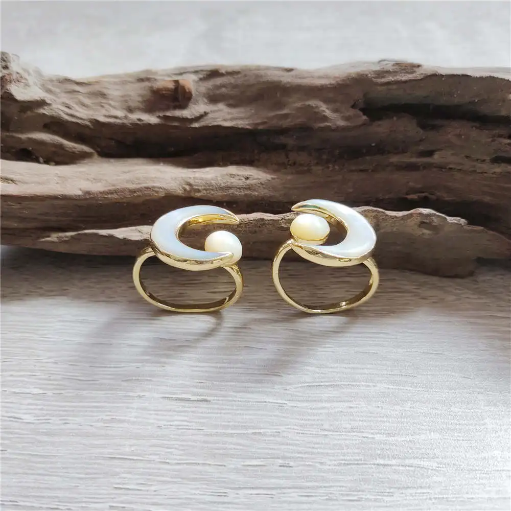 FUWO Wholesale Unique Design Crescent Earth Shell Ring,Golden Plated Mother Of Pearl Jewelry For Women 5Pieces/Lot RG508