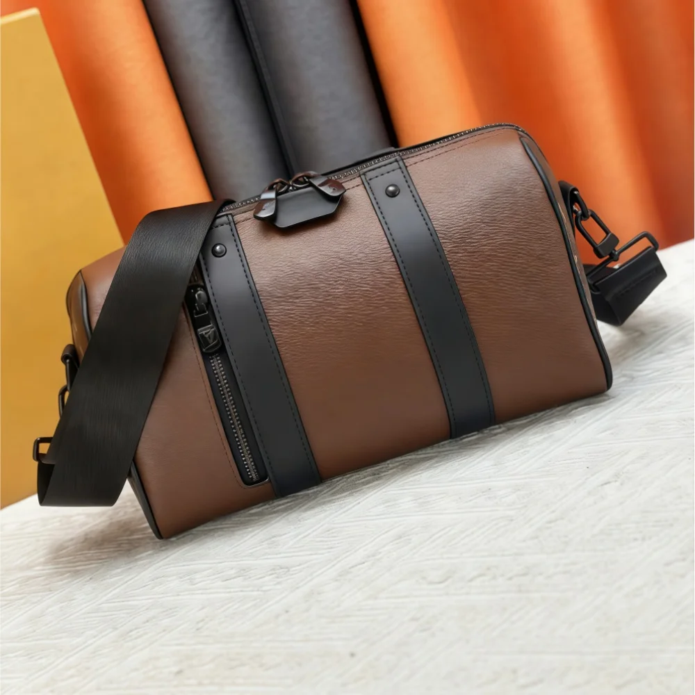 

2025 New Travel Bag Classic Canvas Body with Detachable Shoulder Strap 27 x 17 x 13 cm