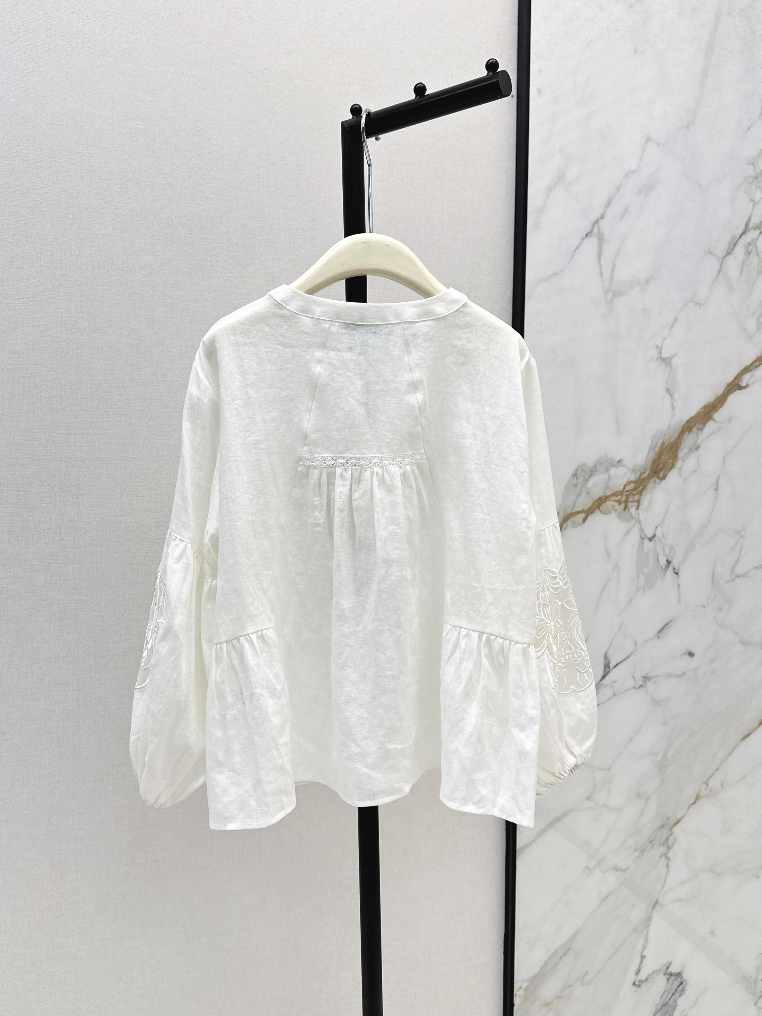 

High quality spring and summer women's cotton and linen heavy-duty embroidered lantern sleeve shirt SU268