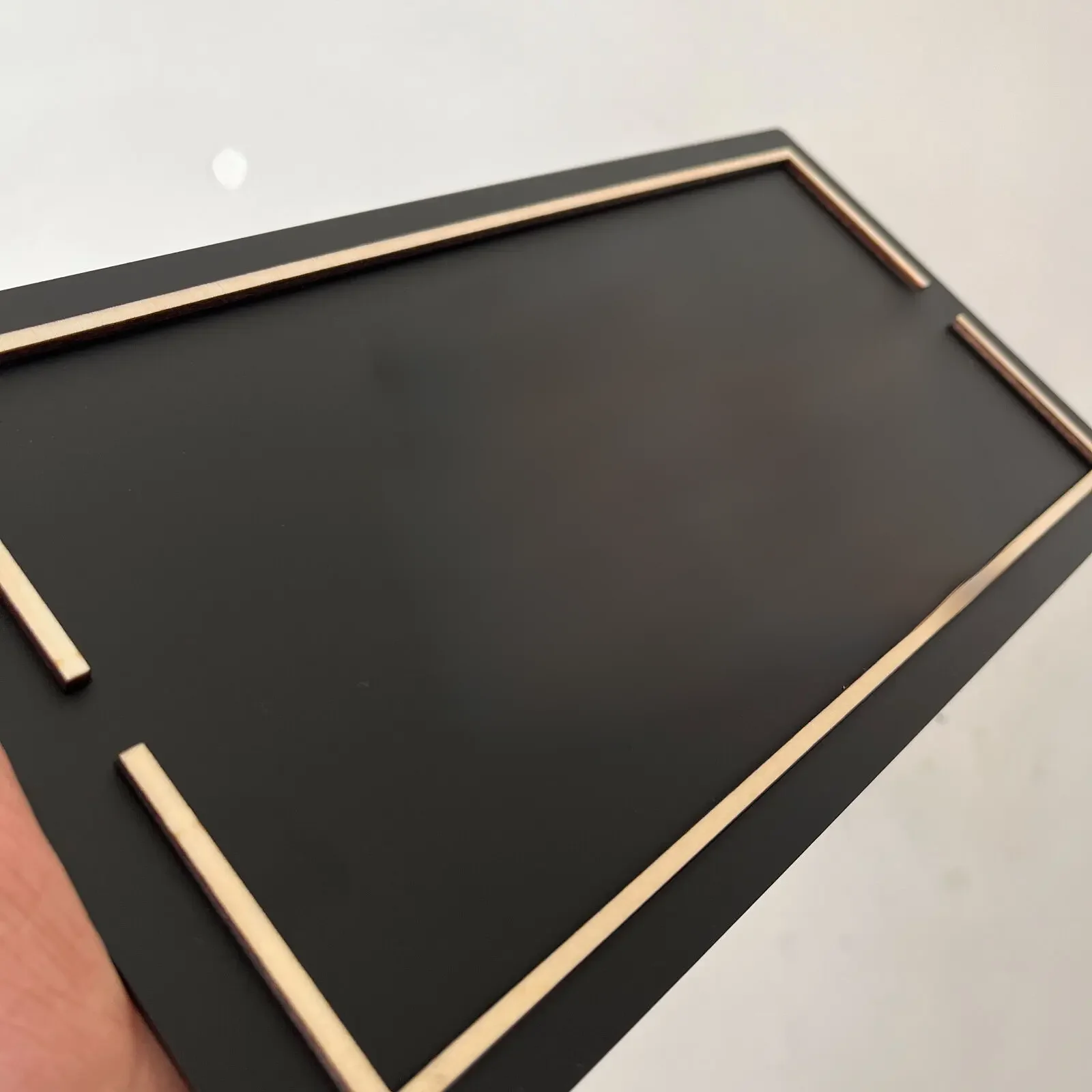 28cm 3D Luksusowe drewno Matowy akryl Odważna czcionka Spersonalizuj znak na drzwi do mieszkania Nowoczesne oznakowanie imienia rodziny Dom Prezent Czarny — zdjęcie 2
