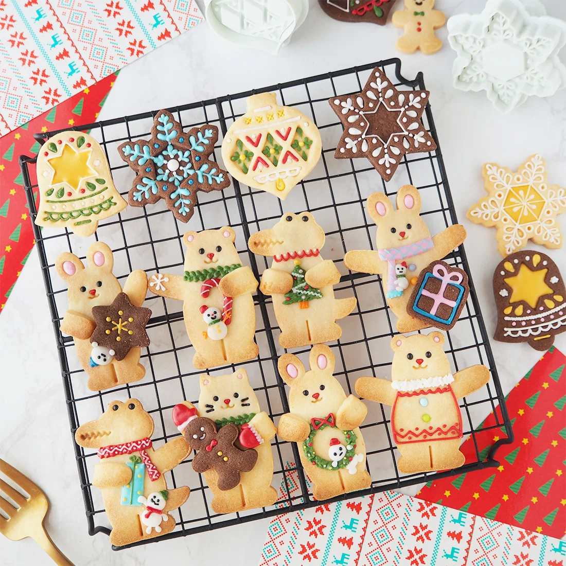 4Pcs Cute Bear Cookie Cutters 3D DIY  Biscuit Pastry molds Animal Fondant Cake Decorations Tools Cake Stamp for Child Baby