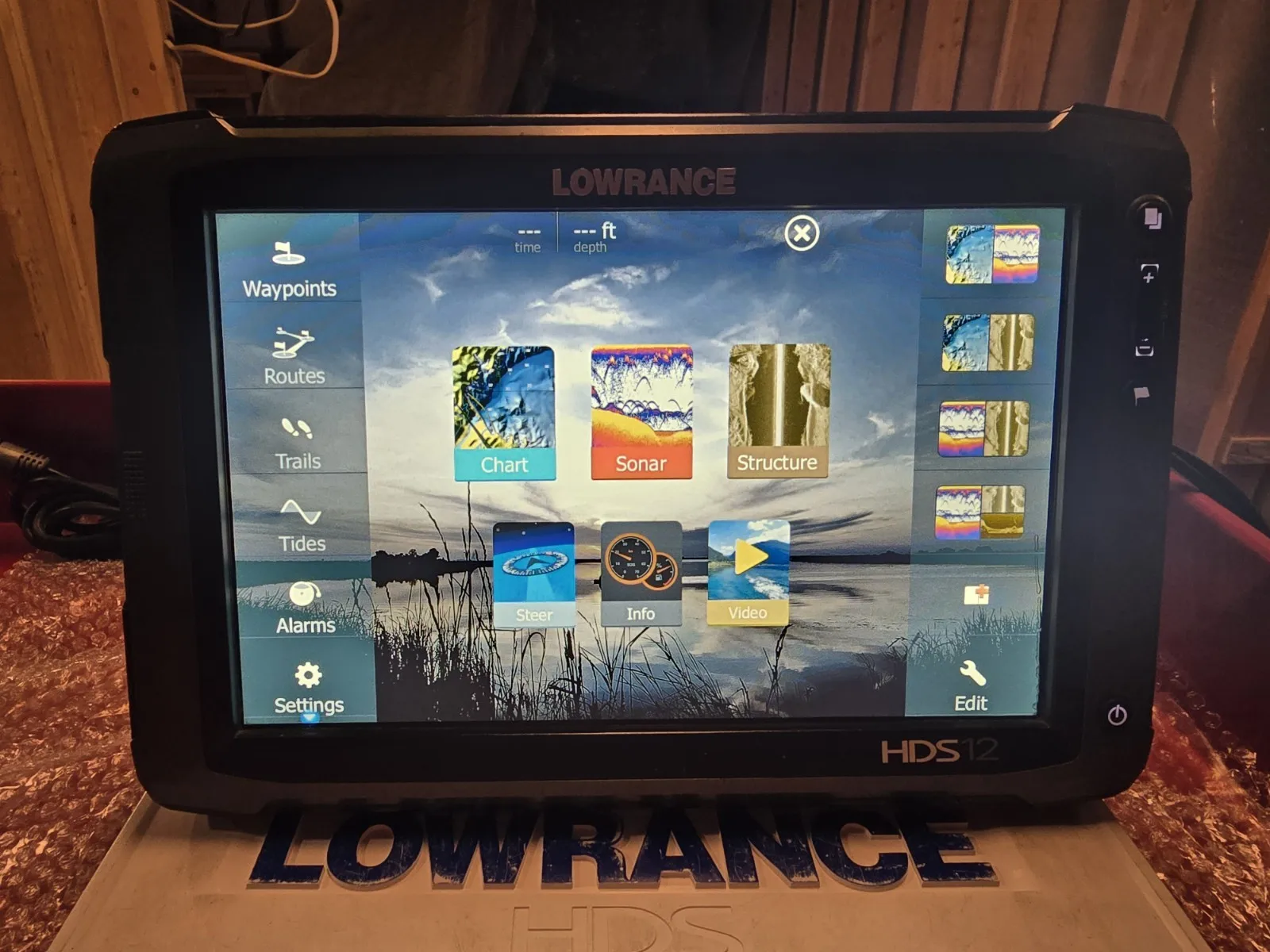 Совершенно новый встроенный дисплей C-MAP Lowrance HDS PRO 1220 с предварительной загрузкой