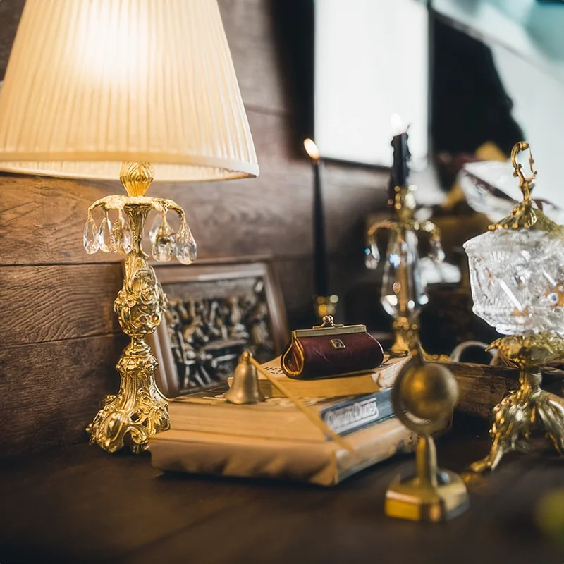 Duval-Francês Country Cottage Table Lamp, Crystal Candlestick, angustiado, antigo, branco, bege, Bell Shade, Living Room Decor