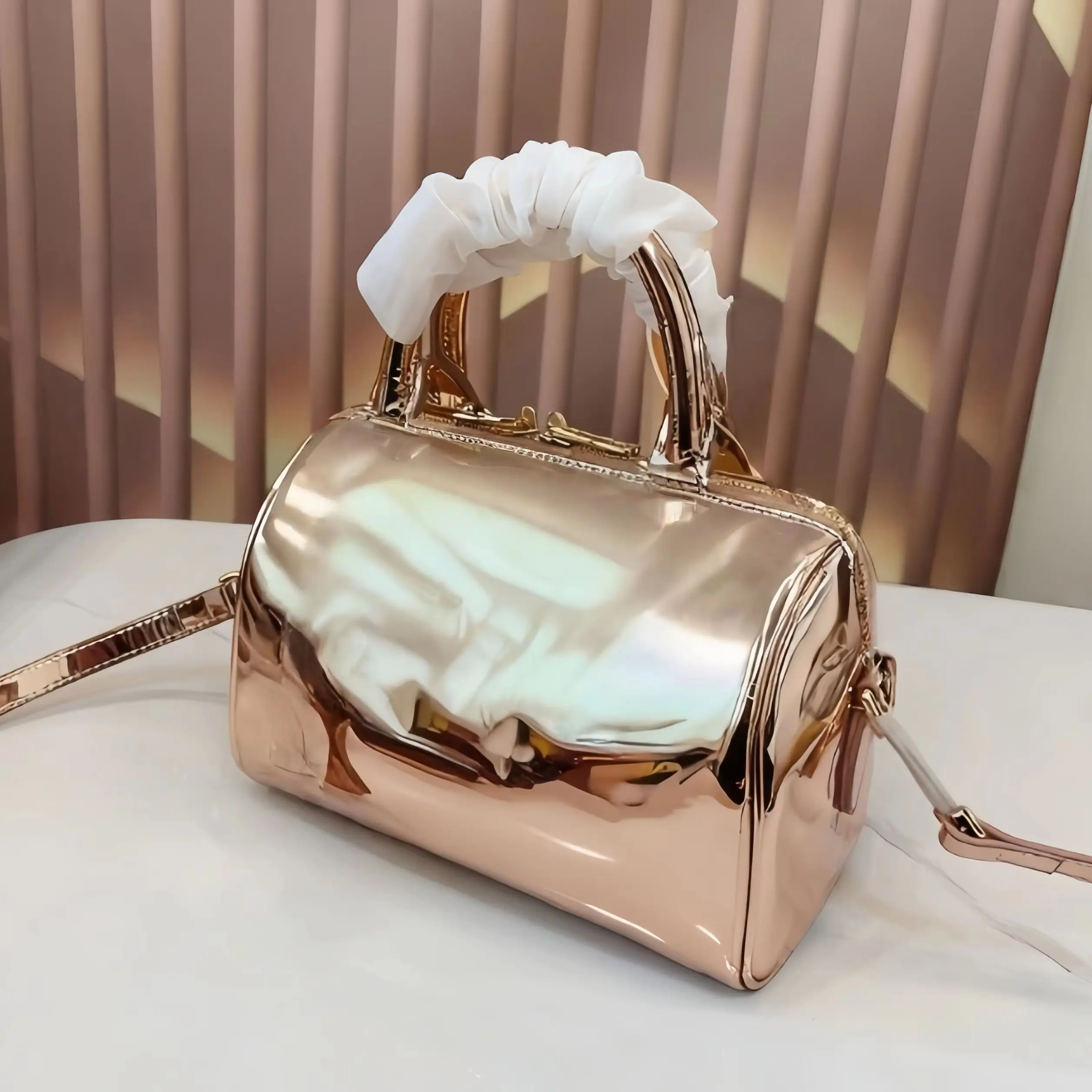 

2025 New Bag Handbag Crossbody Bag Women's Bag Gold Rose Gold Silver Three Colors 20 14 cm