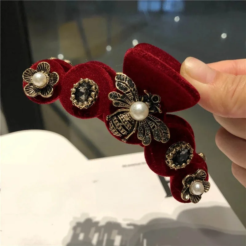 Nowy aksamitny uchwyt do włosów w stylu vintage Francuski styl dworski Barokowa pszczoła Perłowy kryształ Rhinestone Shark Klipsy do włosów Akcesoria do włosów — zdjęcie 2