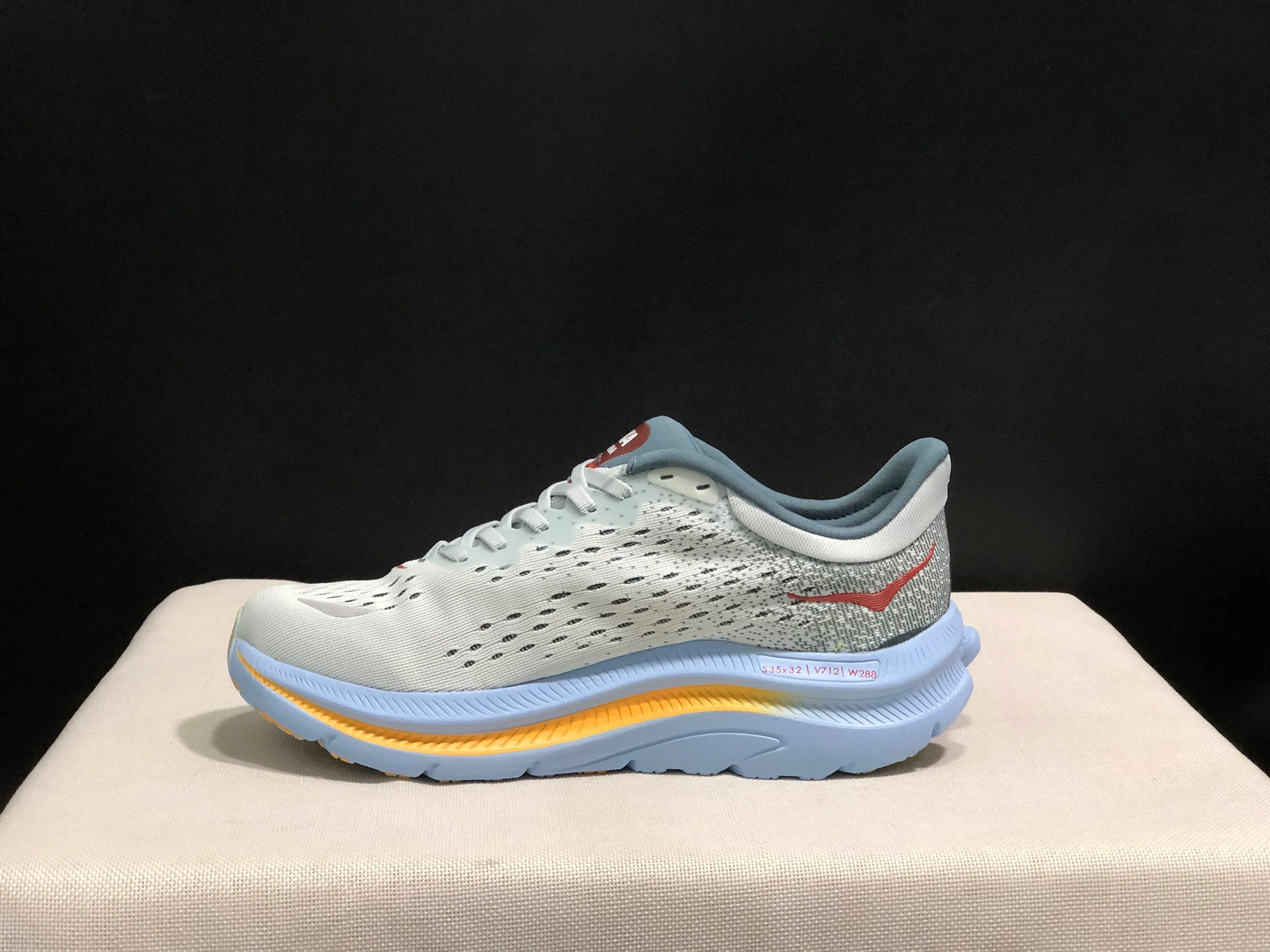‮ Hoka one one Kawana أحذية رياضية للرجال نمط الحياة أحذية رياضية خفيفة قابلة للتنفس حذاء قماش في الهواء الطلق احذية الجري أحذية Tenni غير رسمية