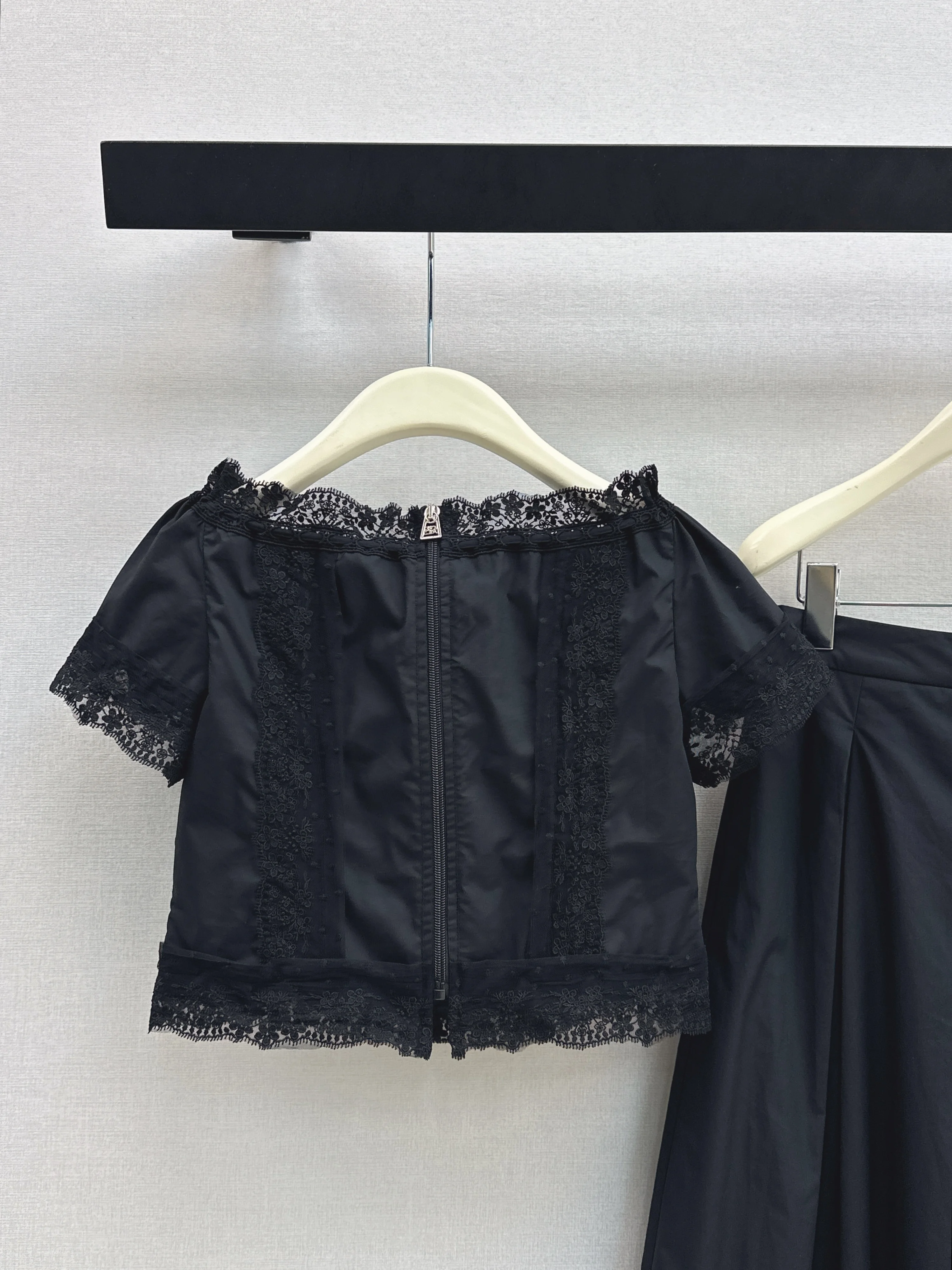 

2026 Newest Spring/Summer Resort Set with Lace Trim Off-the-shoulder drawstring cropped shirt + midi skirt