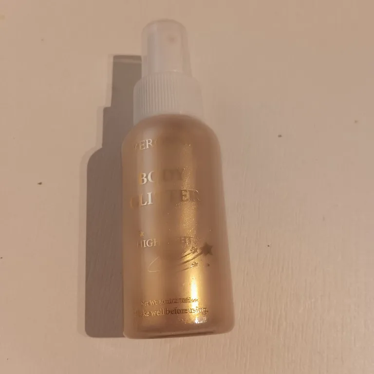 Liquid Shimmer Body Highlighter Oil Makeup,Glitter Spray Oil Lotion,Full Body & Face Glow-Up Liquid Lotion for All Skin Type photo review