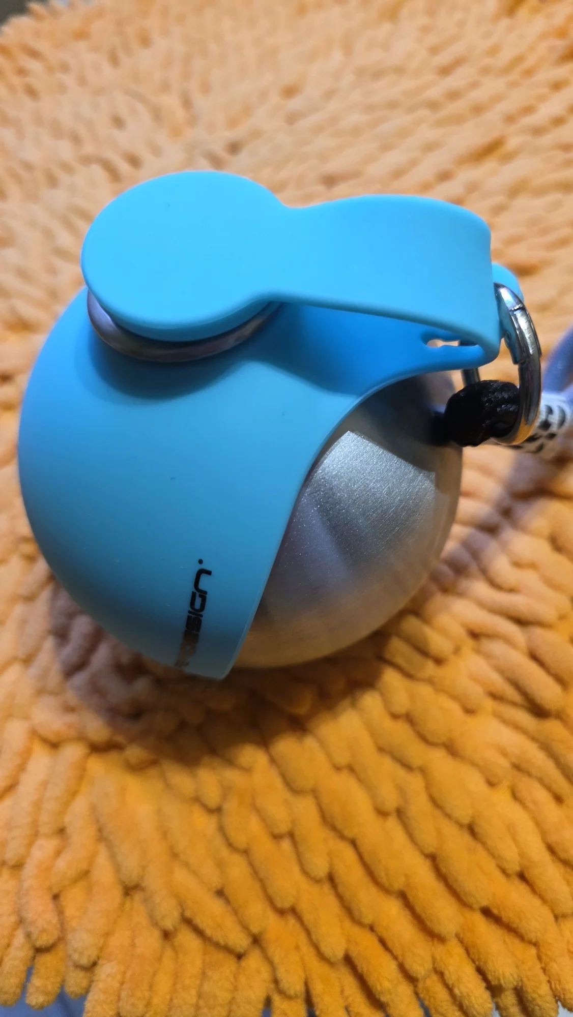 2-in-1 Portable Dog Water Bottle with Built-in Bowl (Leak-Proof)