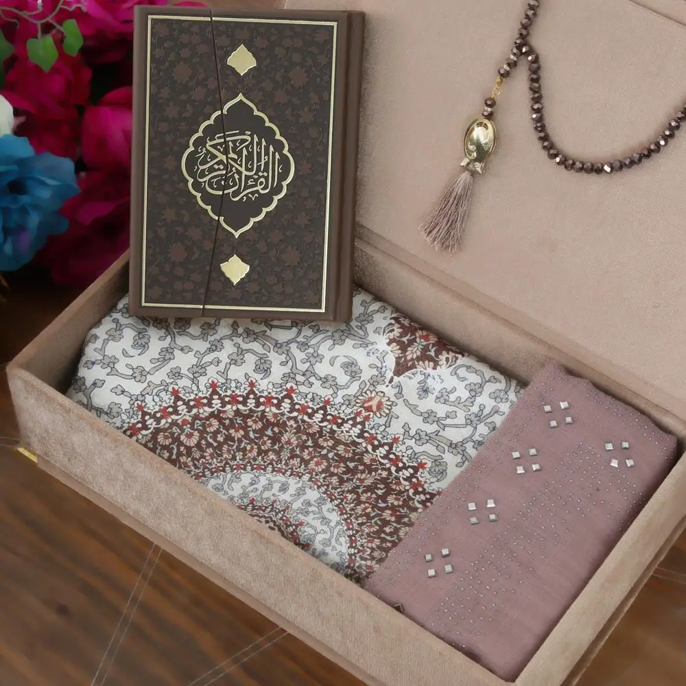 

Velvet Box Coffee, Prayer Rug, Quran, Shawl, Crystal Rosary Gift Set.