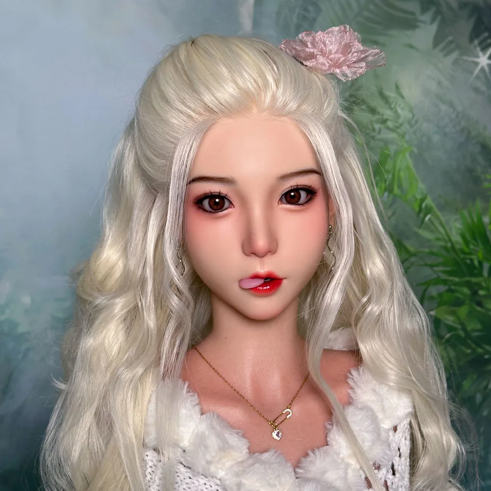 

New female head model, cute, with realistic skin texture,made of silicone,for hairdressers, for collection (without accessories)