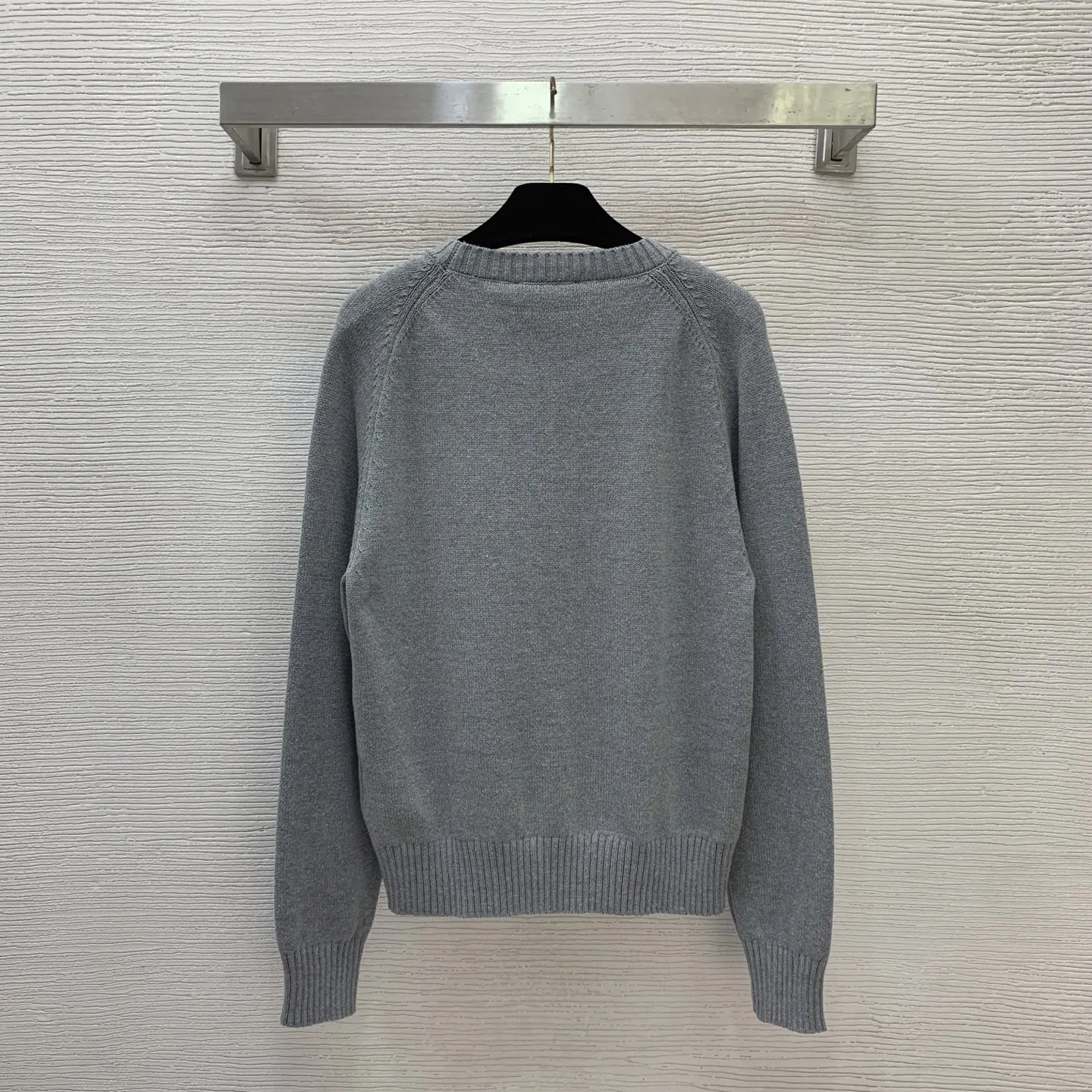 

Women's new wool green embroidered logo round neck pullover long sleeved knitted sweater top