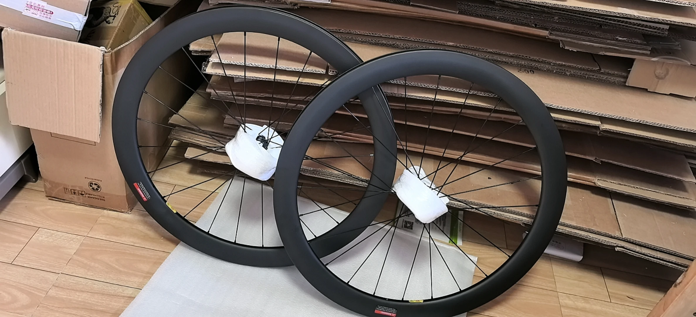 Ruedas de bicicleta de carbono de 50mm, cubierta mate ud, juego de ruedas de bicicleta de disco de 700x25mm en bloqueo central de carbono con bujes en stock