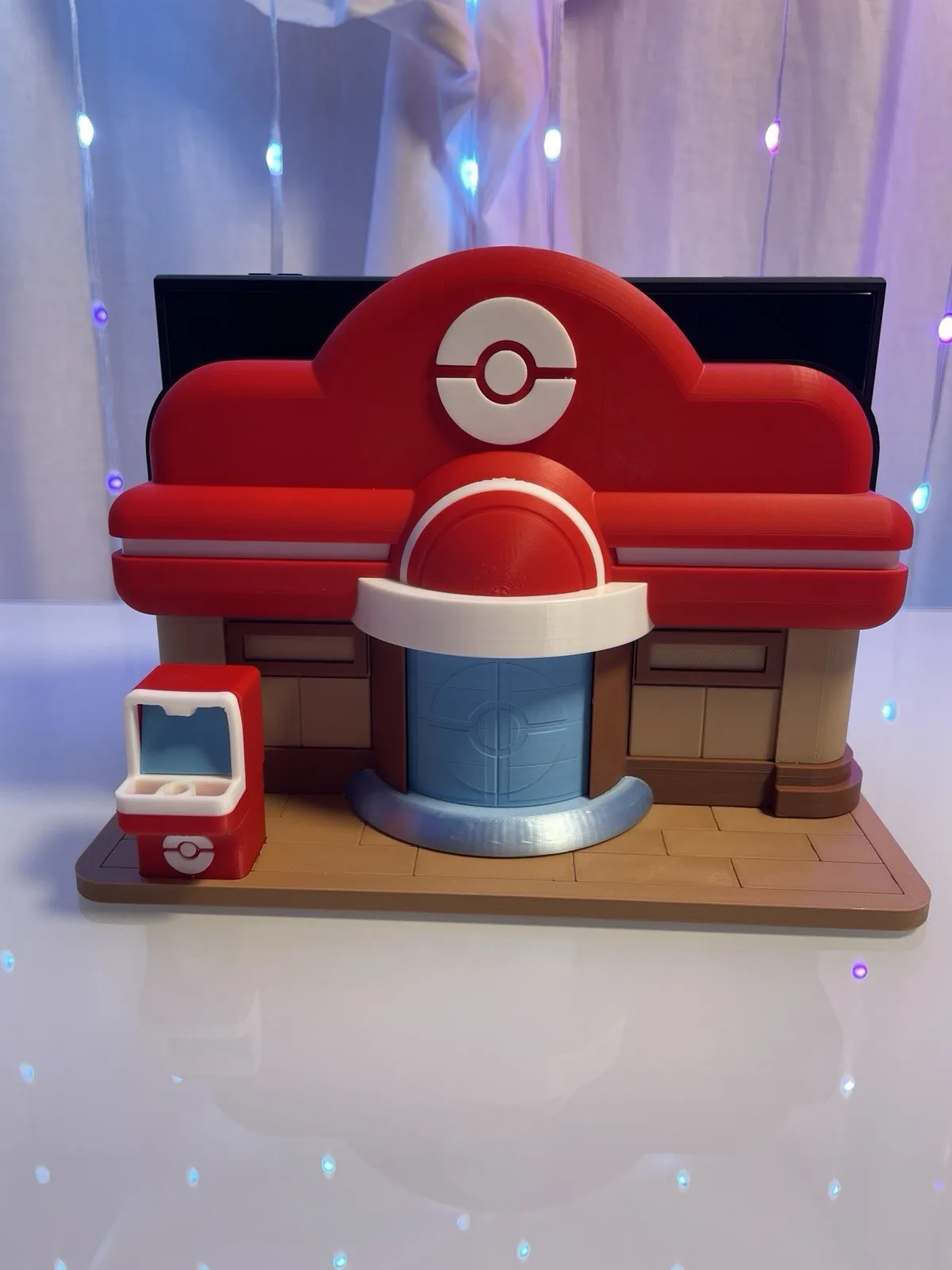 

Держатель-чехол Pokopia Inspired Pokemon Center Dock для Nintendo Switch 2