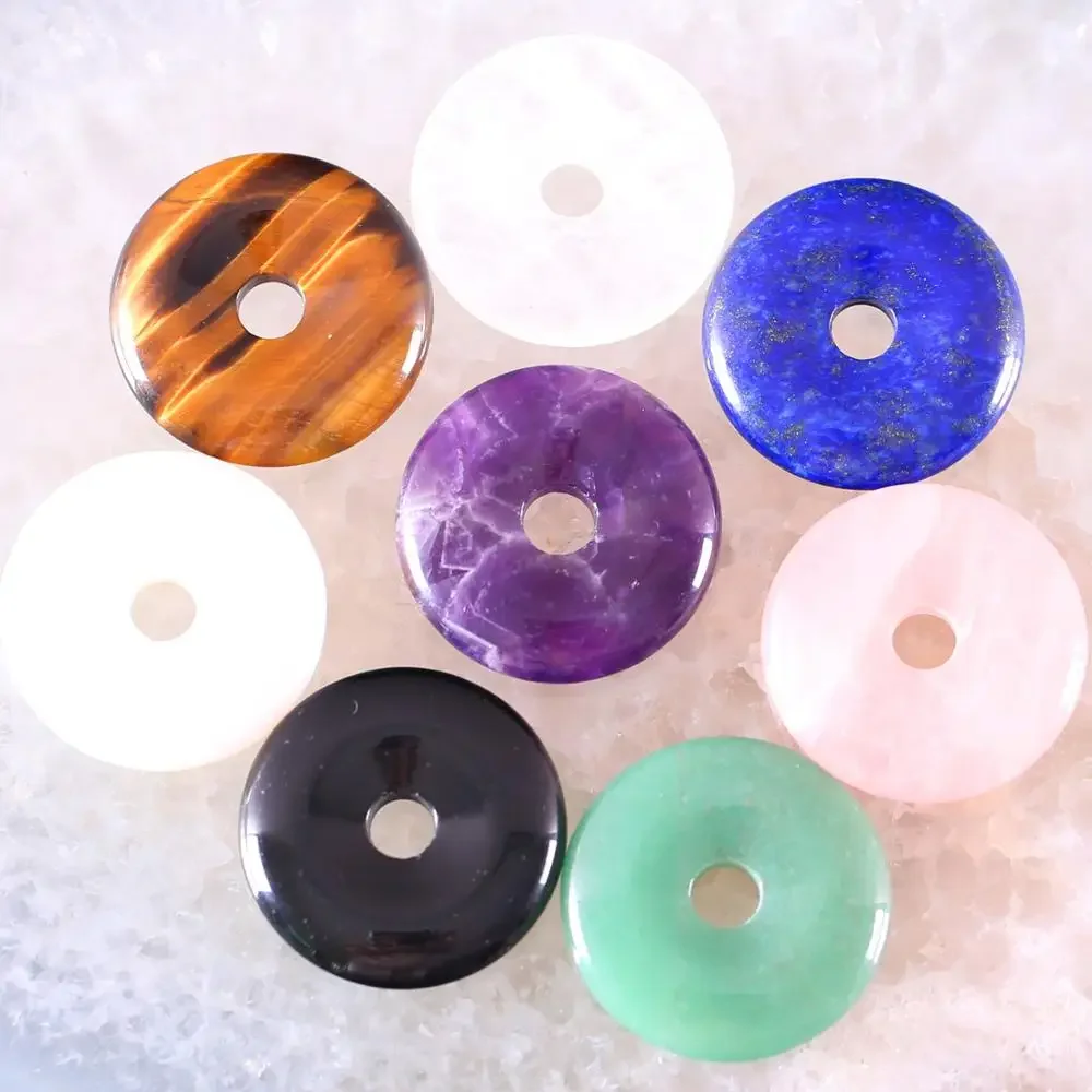 30MM Naturalny kamień Donut Naszyjnik Wisiorek Okrągłe Koło Uzdrawiający Lapis Kryształowy Koralik dla Kobiet Mężczyzn Biżuteria Prezent 1szt. — zdjęcie 2