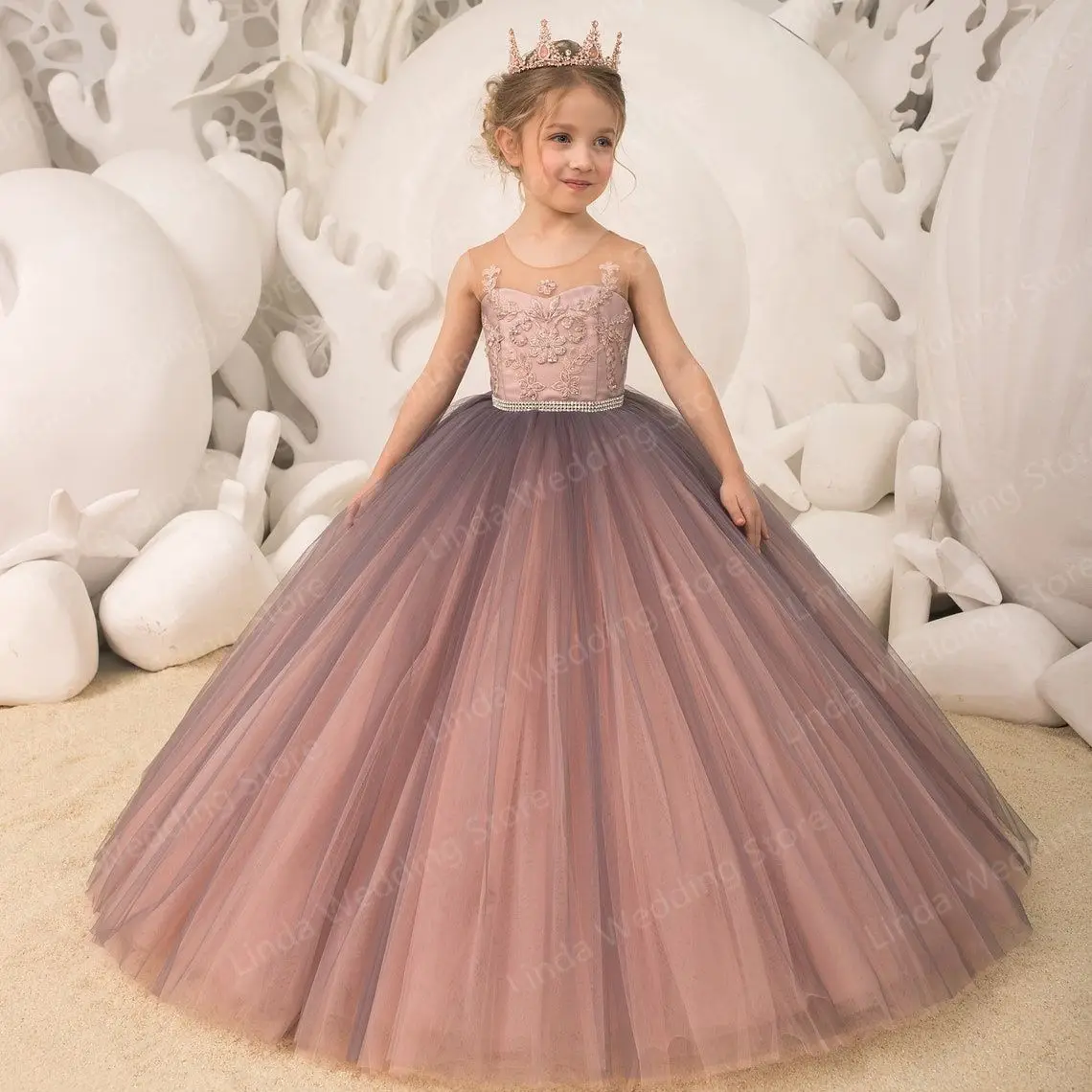 Cute 2023 Flower Girl Dresses Beaded Tulle Lace Appliqued Little Kids Wedding Dress Communion Dresses Birthday Photoshoot Gowns